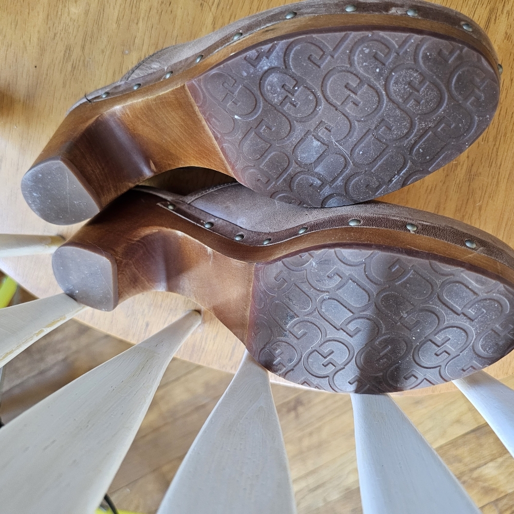 Brand New Ugg Clogs 8 - Picture 3 of 5